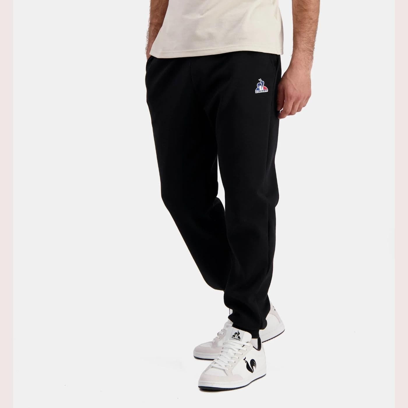 ESS Pant Regular N°1 M black image.