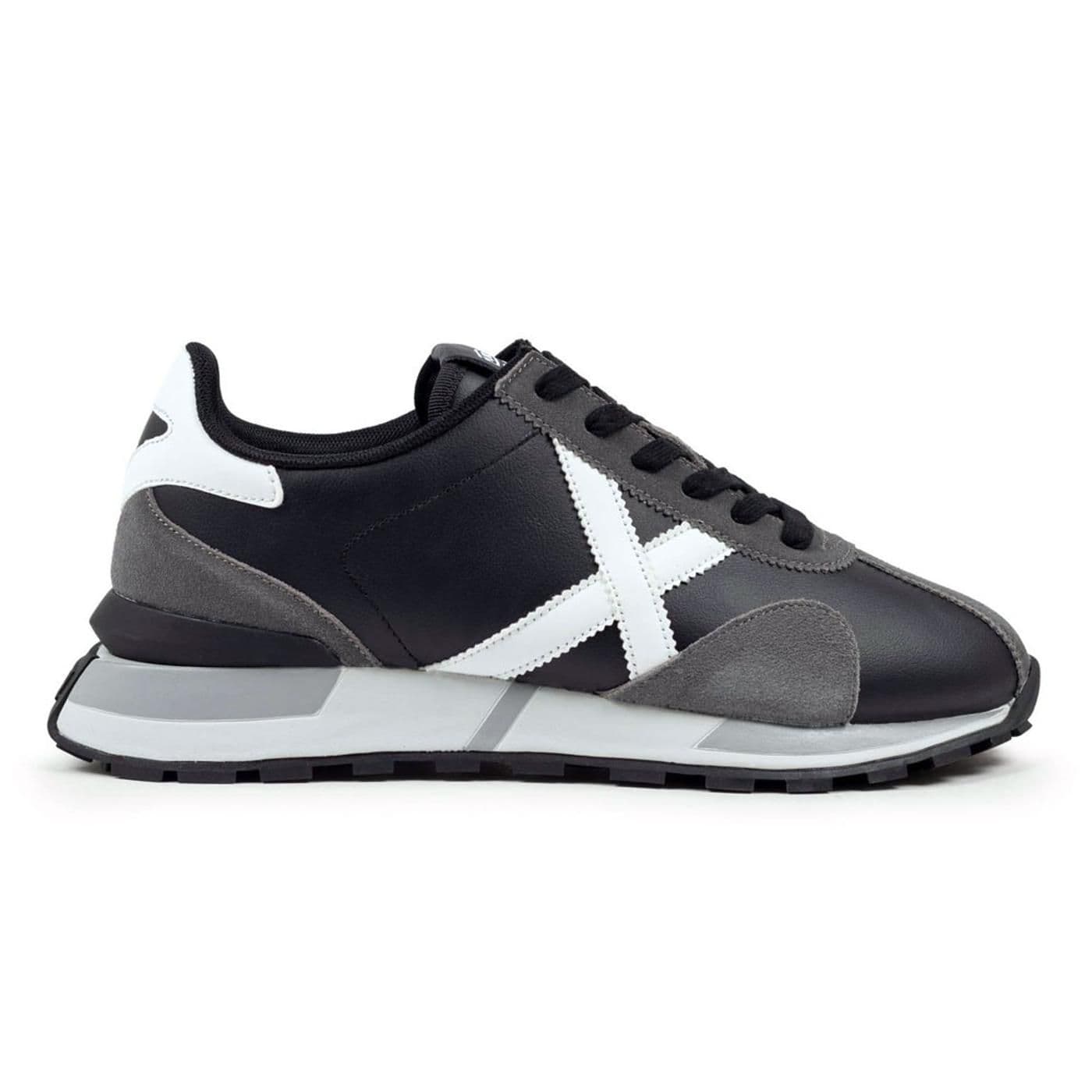 SAPPORO 196 negro image.